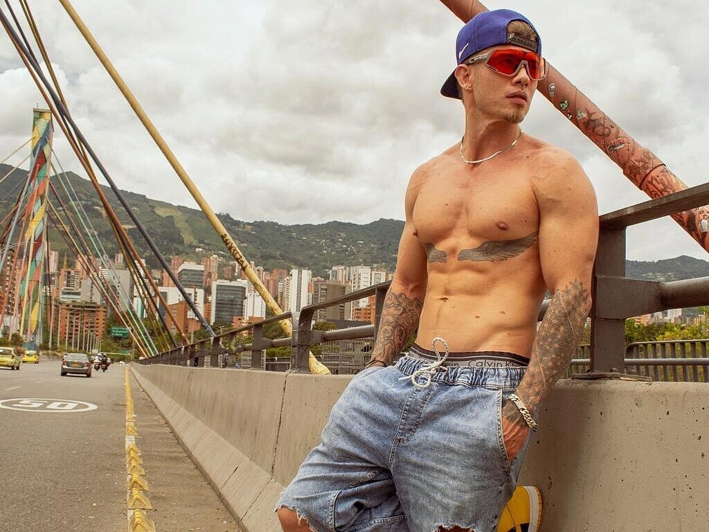 Ryan Blu webcam model