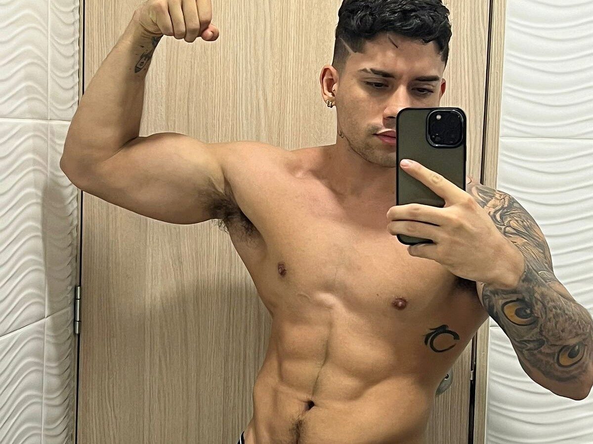 Mike Montoya Live Cam on Flirt4Free