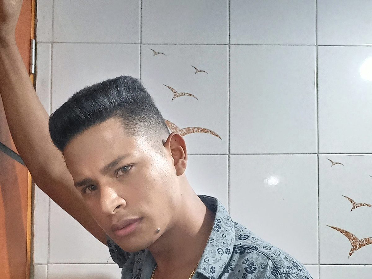 Watch Samy Parker live on cam on Flirt4Free