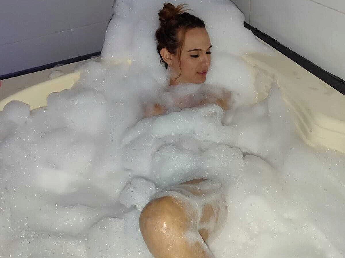 Valeria Scoht webcam model