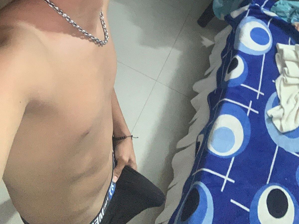 Watch Lyam Amatista live on cam at Flirt4Free