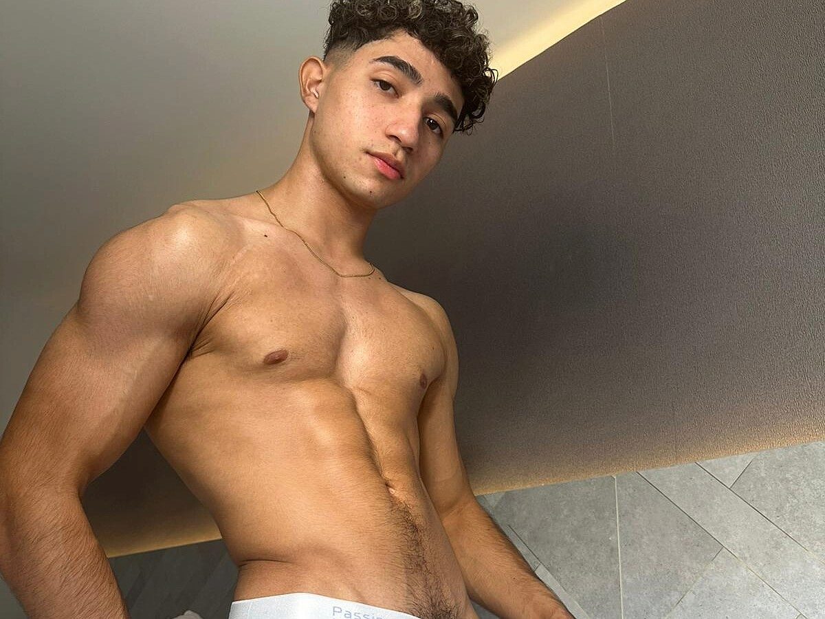 Mask David live cam model at Flirt4Free