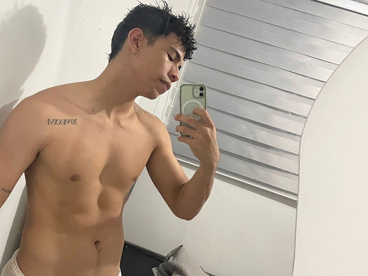 Jasper Hill Live Chat on Flirt4Free
