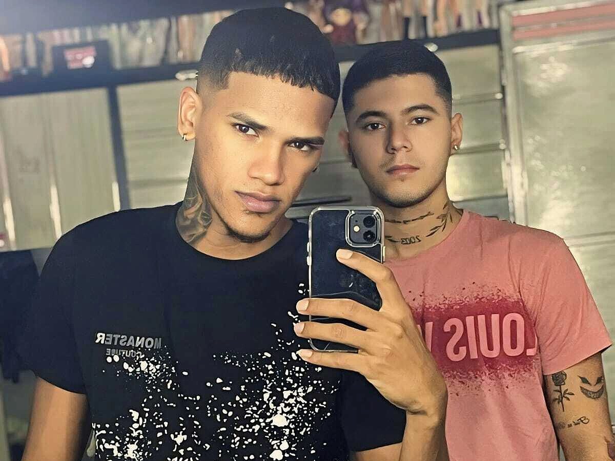 Watch Farid & Brayan live on cam at Flirt4Free