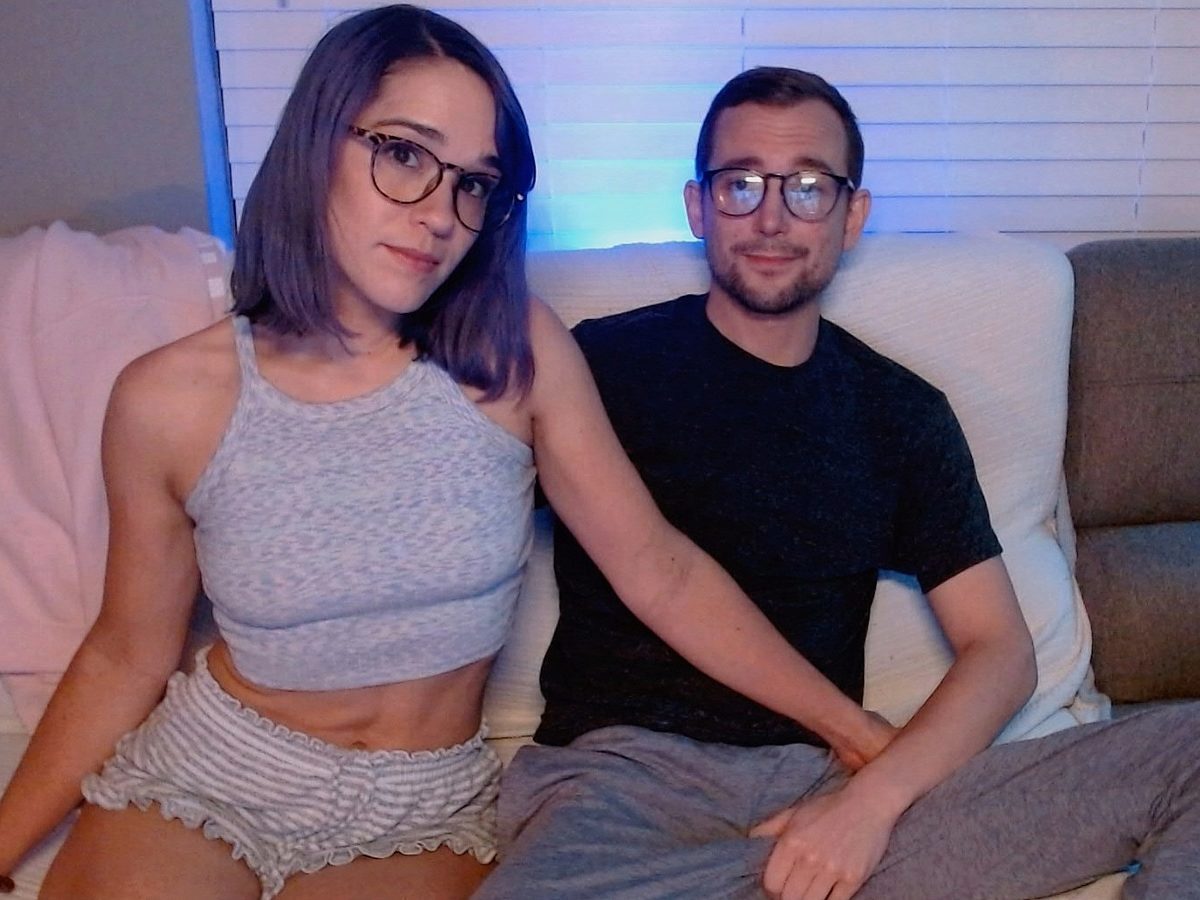 Jasmine Elizabeth & Kyle Cellar Live Cam on Flirt4Free