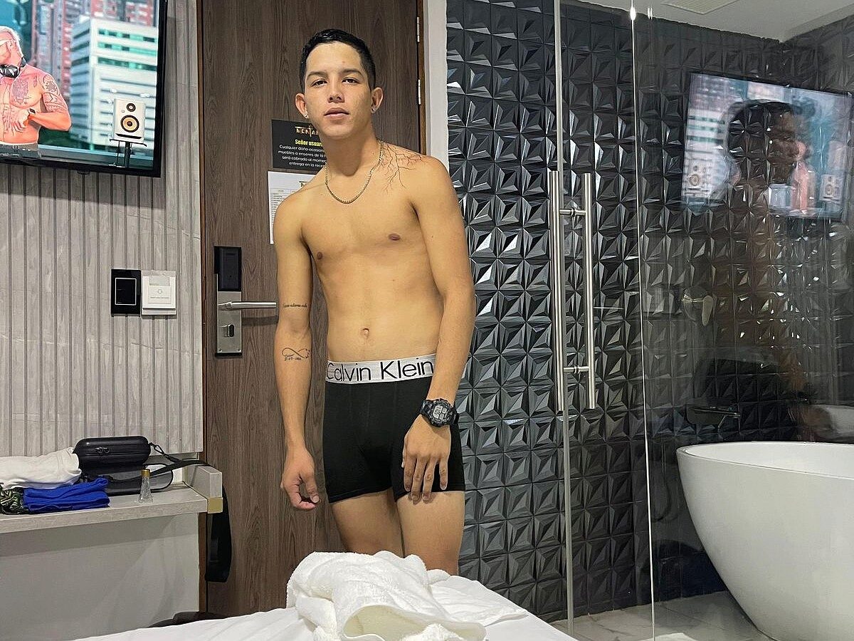 Alejandro Dell profile