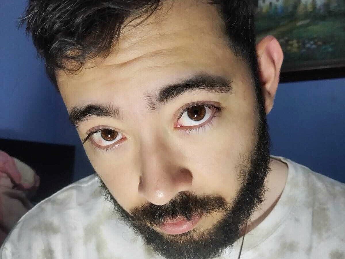 Aten Crush live cam model at Flirt4Free