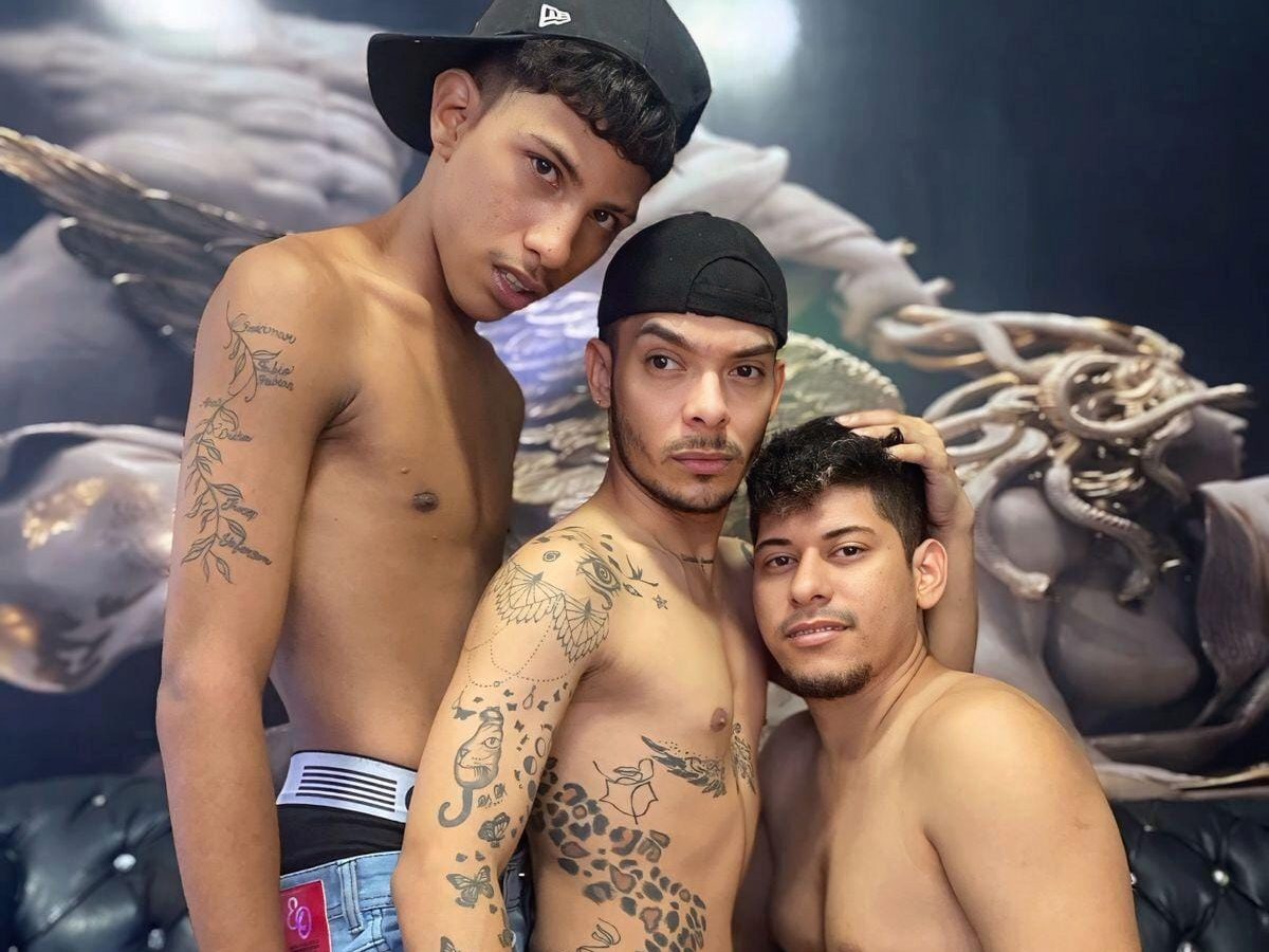 Watch Fabrizzio   Albus   Maikol live on cam on Flirt4Free