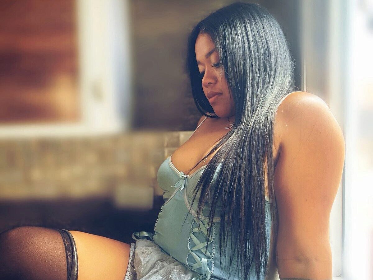 Luna Gracee Live Webcam on Flirt4Free