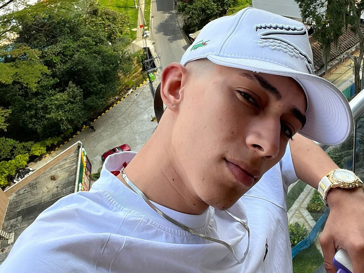 Timmy Scoth Live Chat on Flirt4Free
