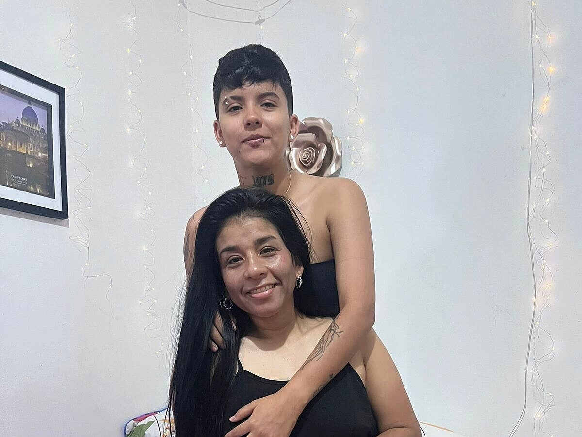 Angelina Browns & Dakota Smitf