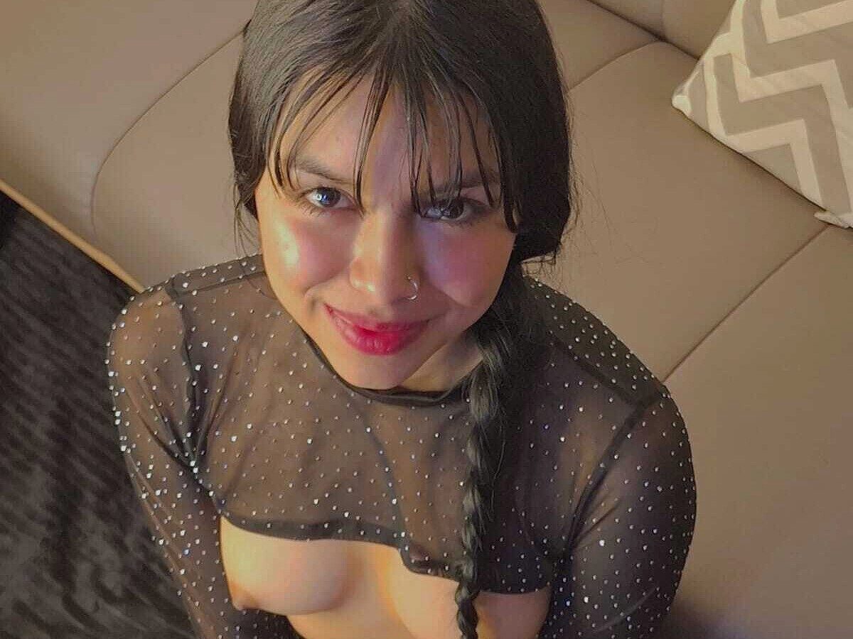 Zasha Boom Live Webcam on Flirt4Free