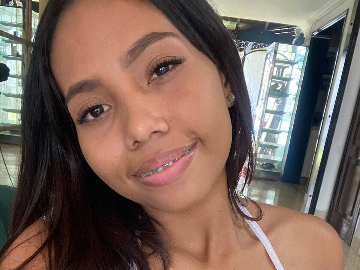 Ruby Collin Live Chat on Flirt4Free
