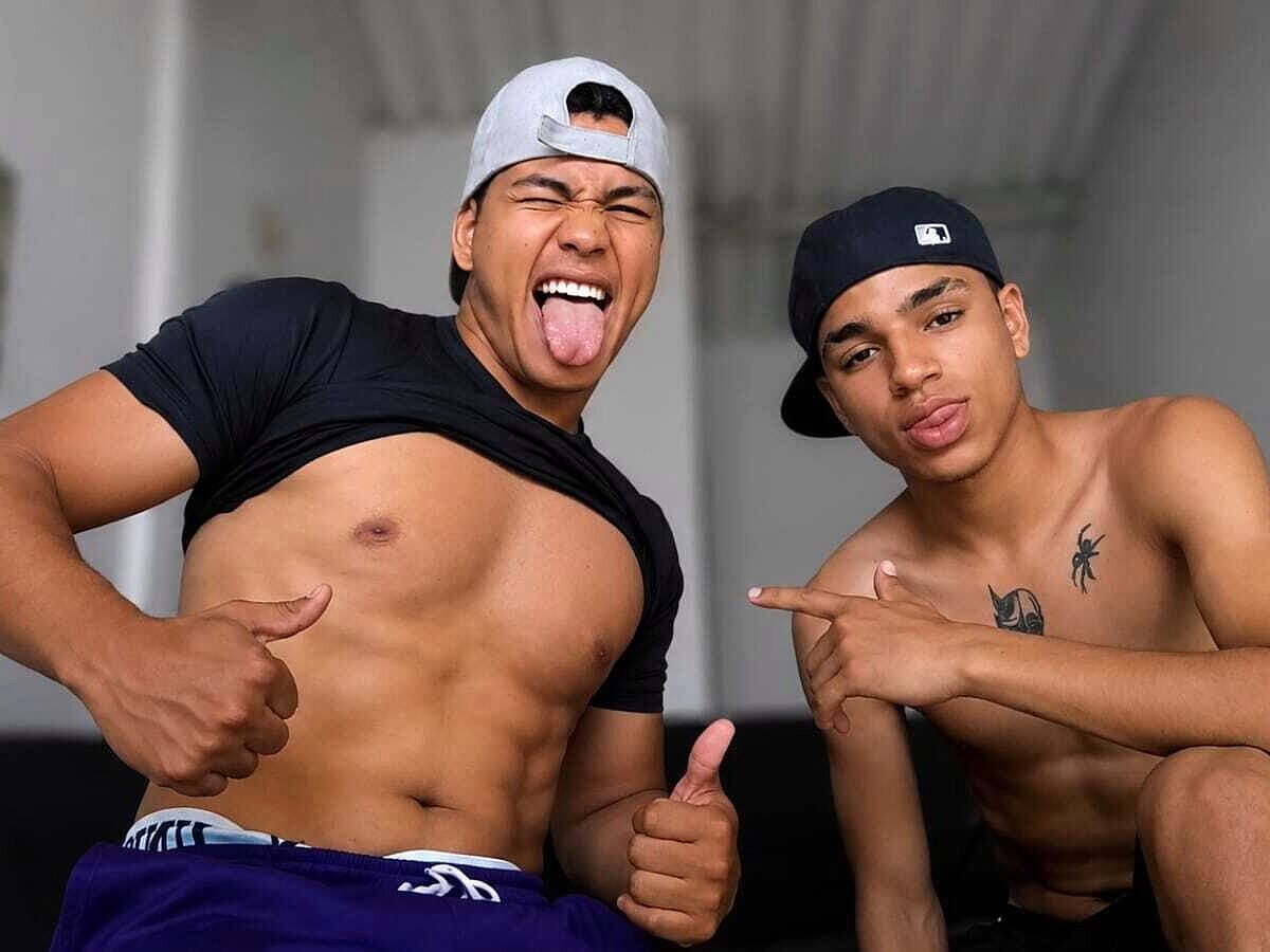Live Chat with Israel   Theo on Flirt4Free