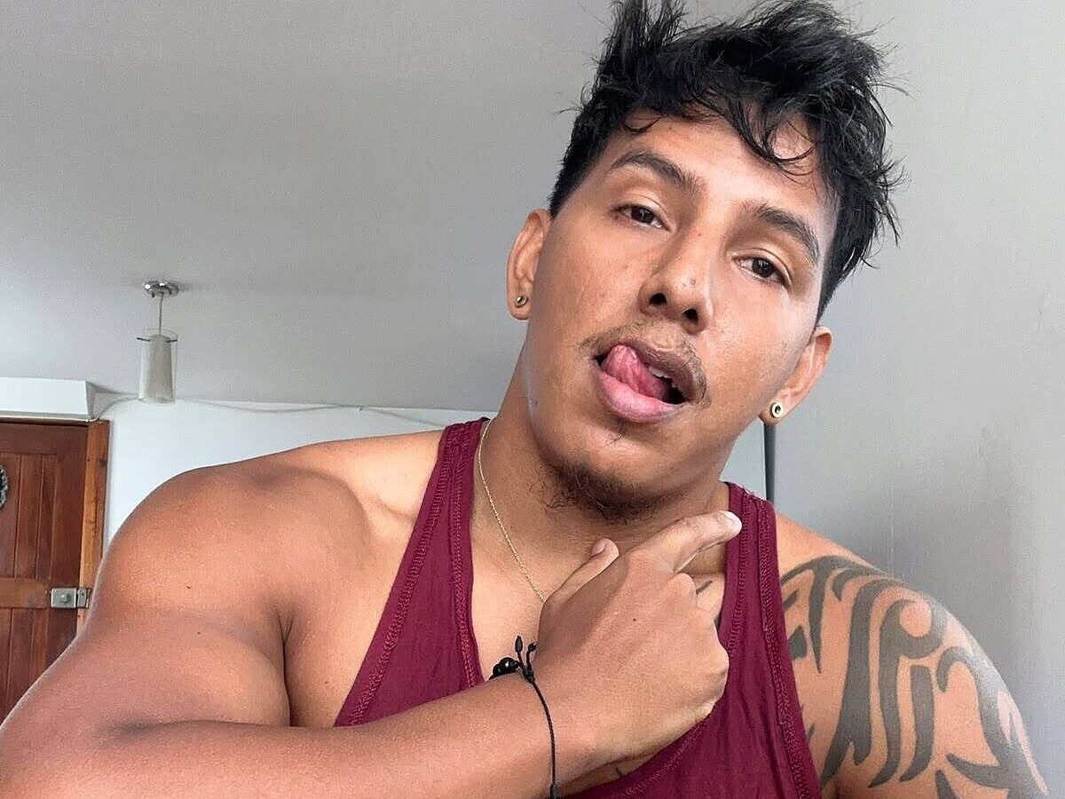 Yahoe Jett Live Chat on Flirt4Free