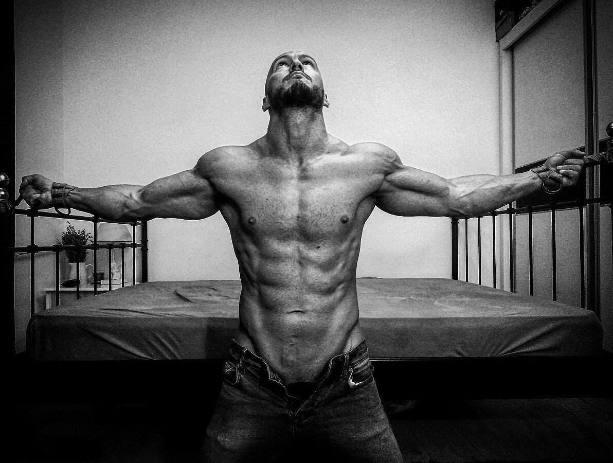 Adonis Hunk webcam model