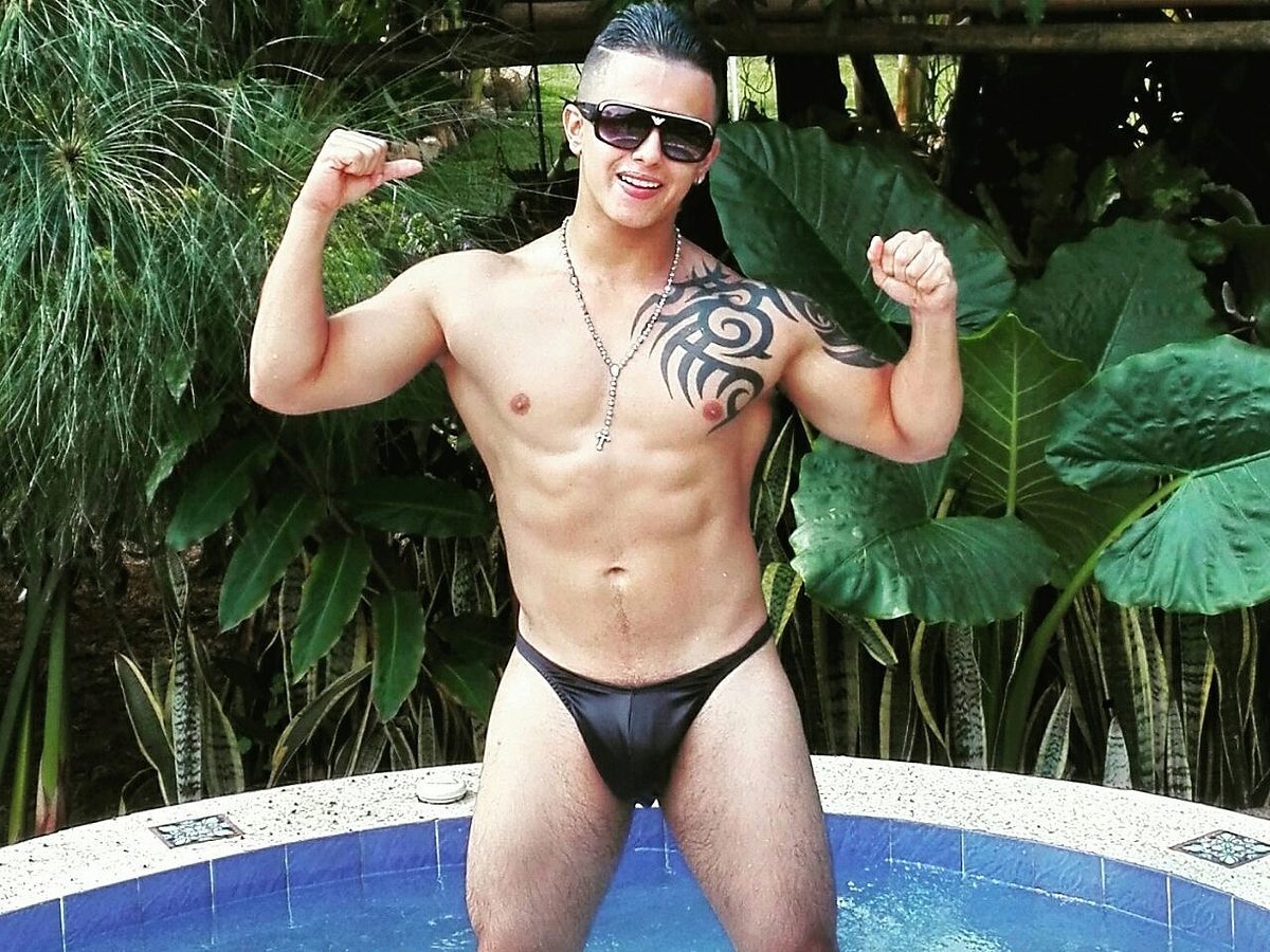 Alex Gabino Live Cam on Flirt4Free