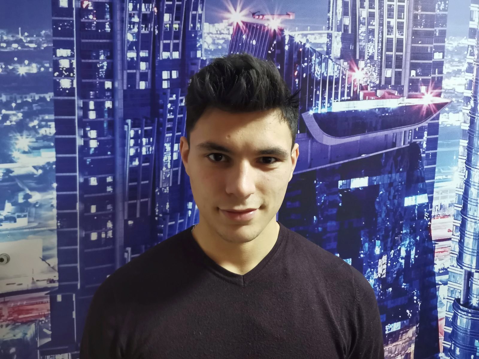 Den Versus Live Chat on Flirt4Free