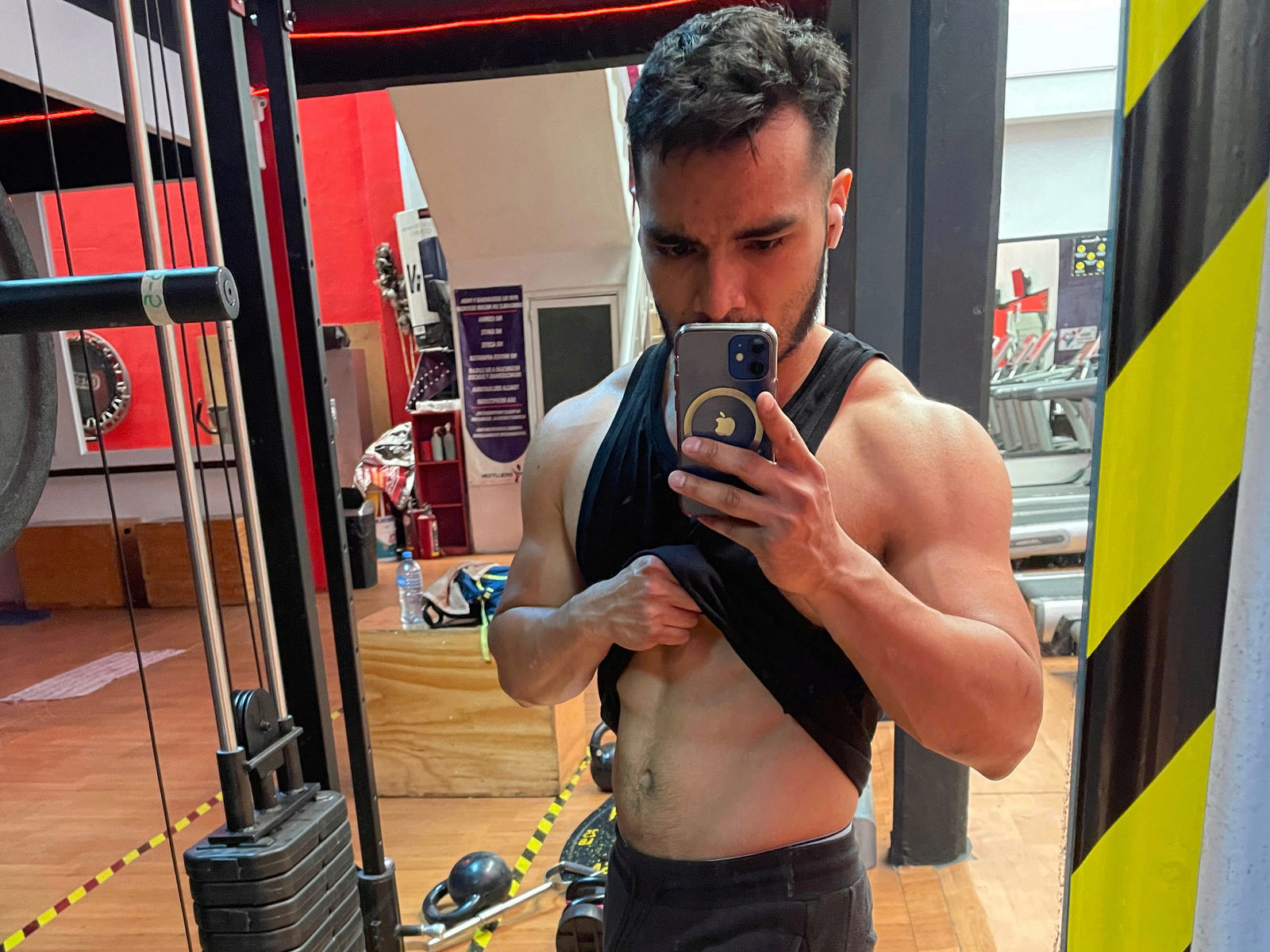 Farid Bazua Live Cam on Flirt4Free