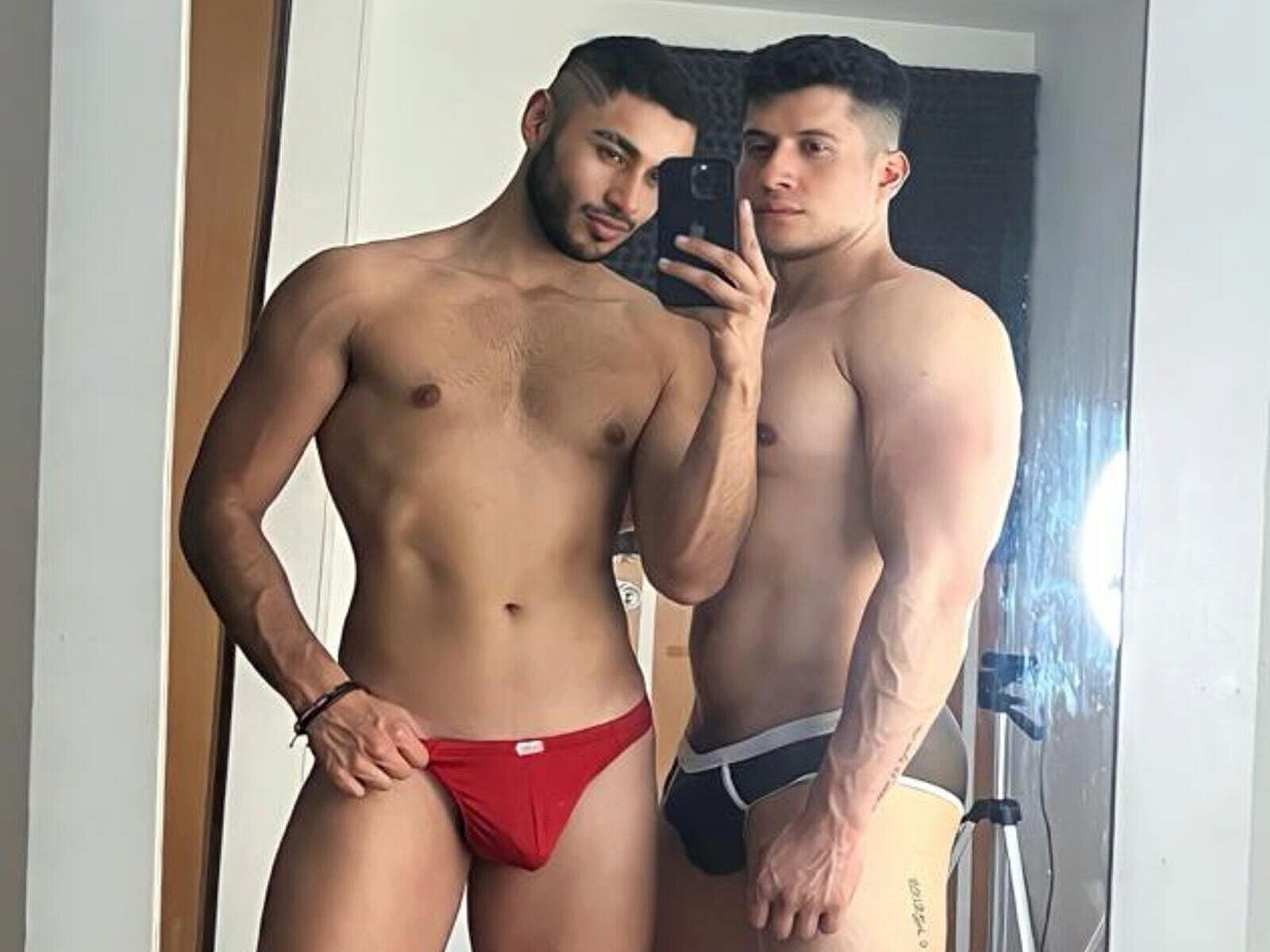 Colombian Boys nude live cam