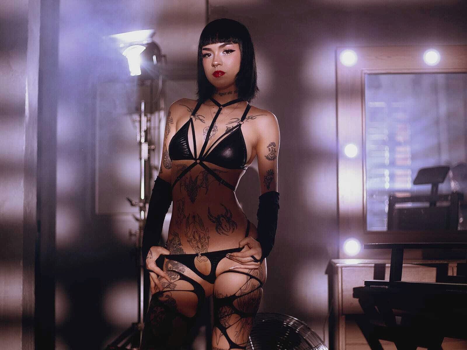 Live Chat with Sofi Rouge on Flirt4Free