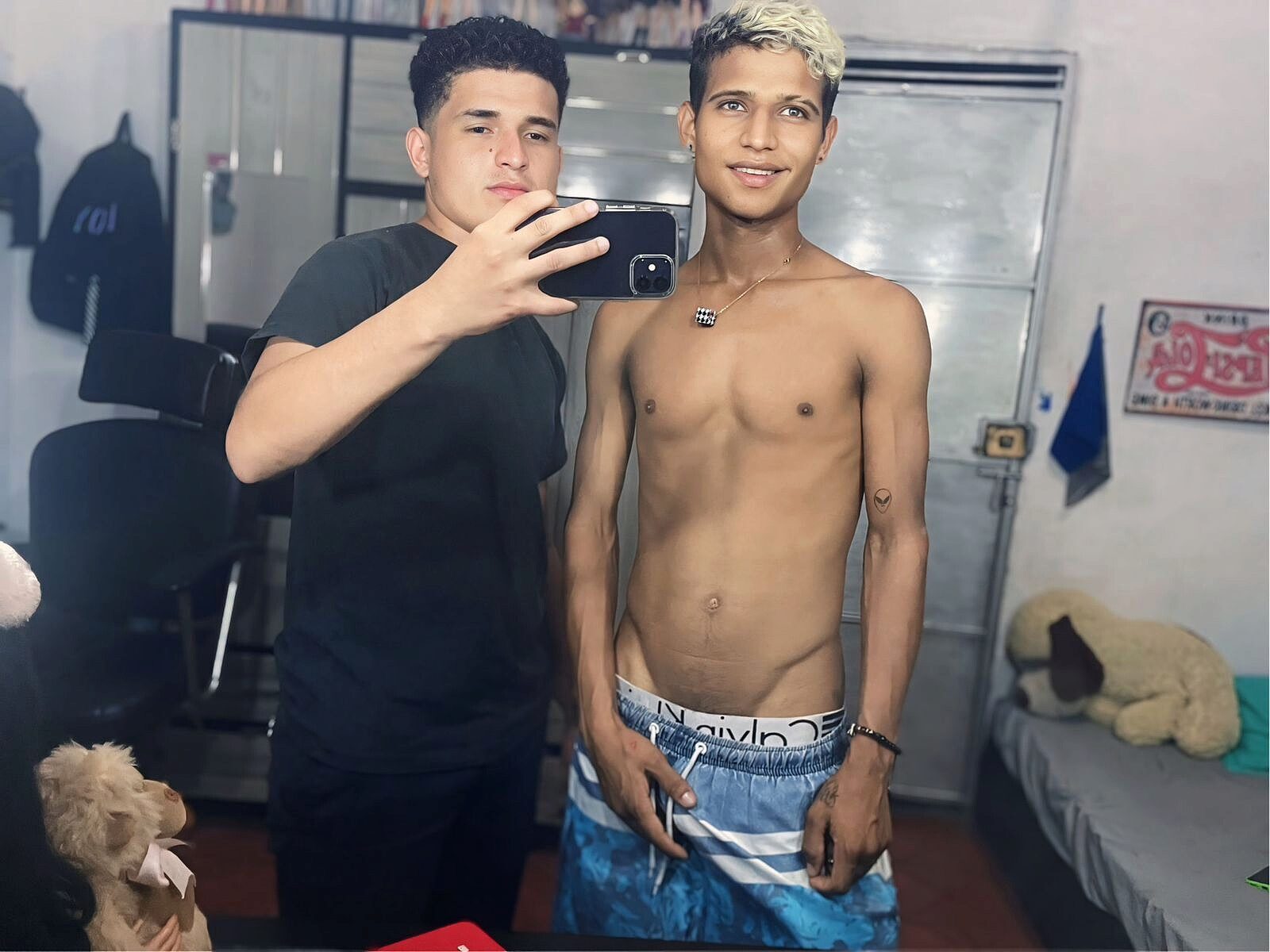 Max & Eduardo Live Cam on Flirt4Free