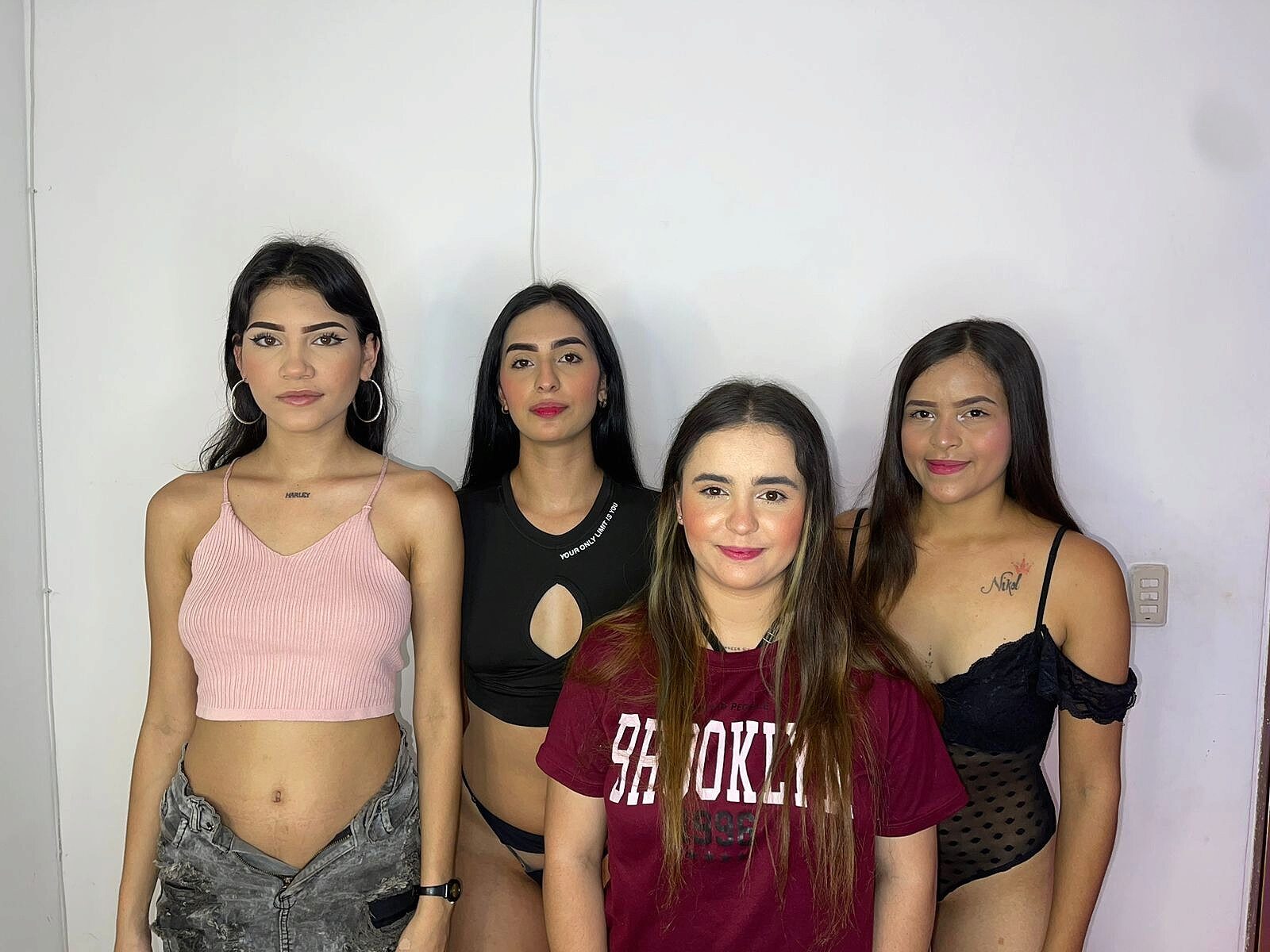 Abby & Candy & Allison & Hanna Live Cam on Flirt4Free