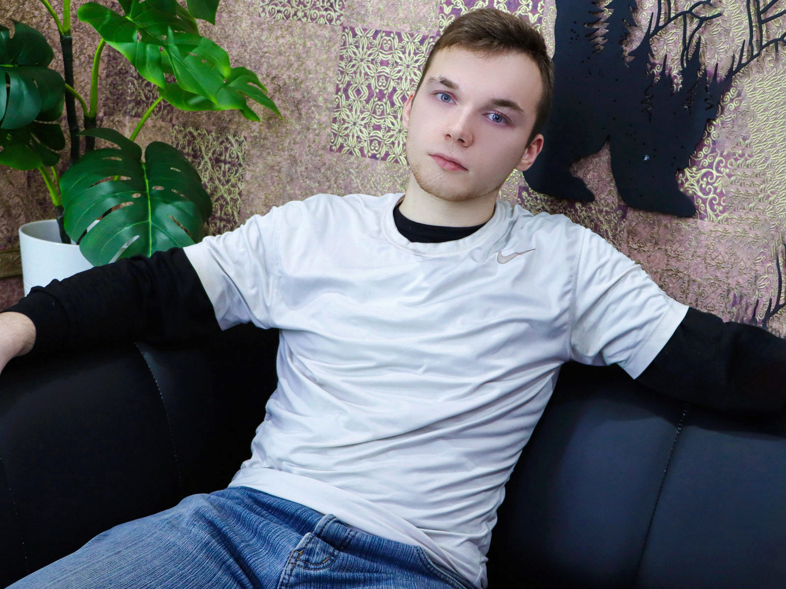 Nevil Felps live cam model at Flirt4Free