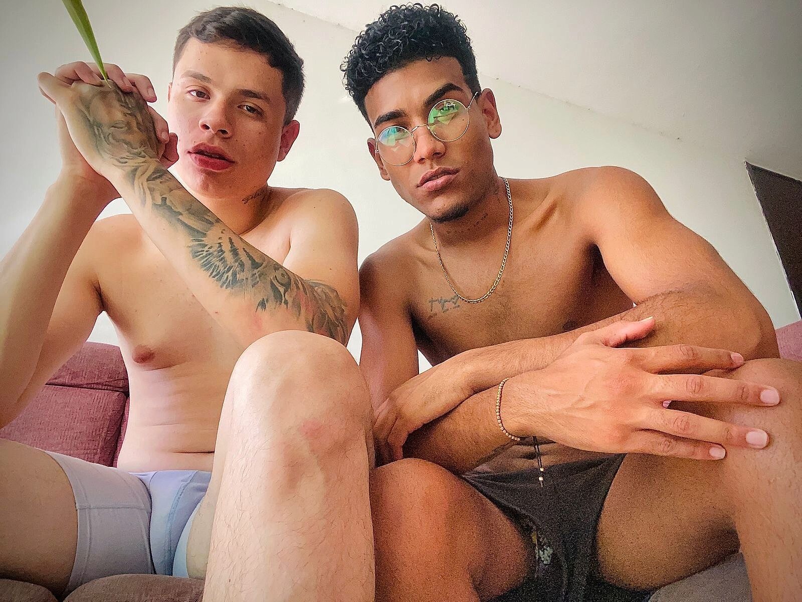 Watch Alex & Anthuam live on cam on Flirt4Free