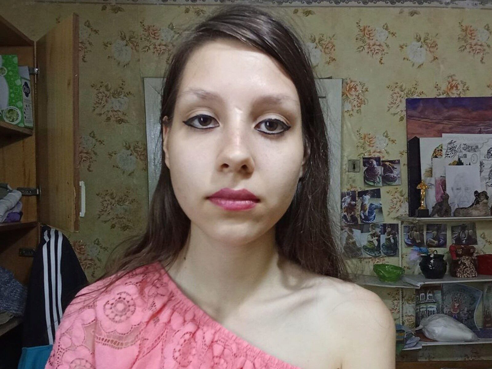 Watch Retta Stickney live on cam on Flirt4Free