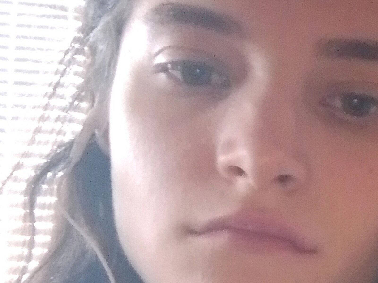 Watch Shan Bried live on cam on Flirt4Free