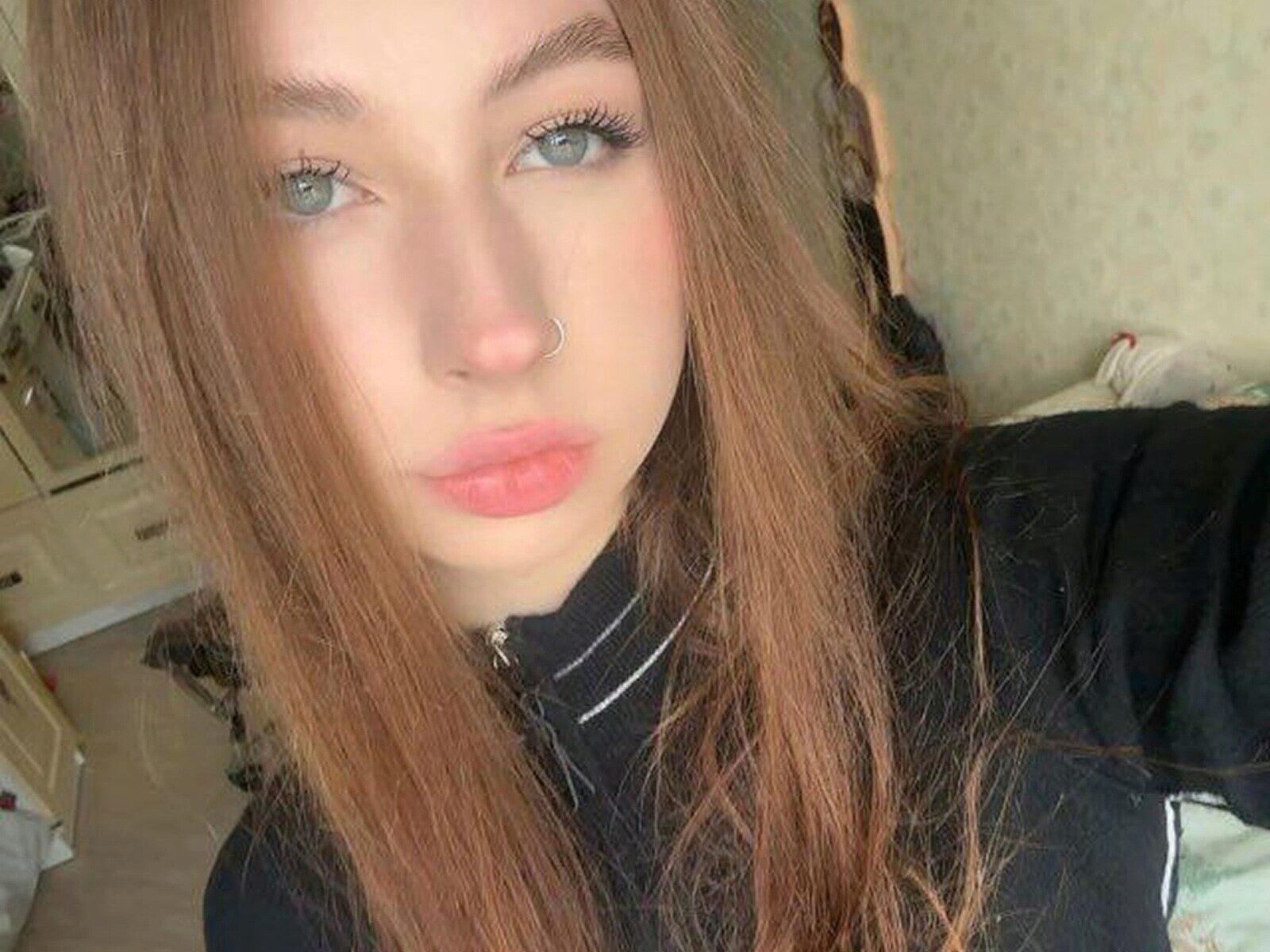 Watch Lilliana Scurlock live on cam on Flirt4Free