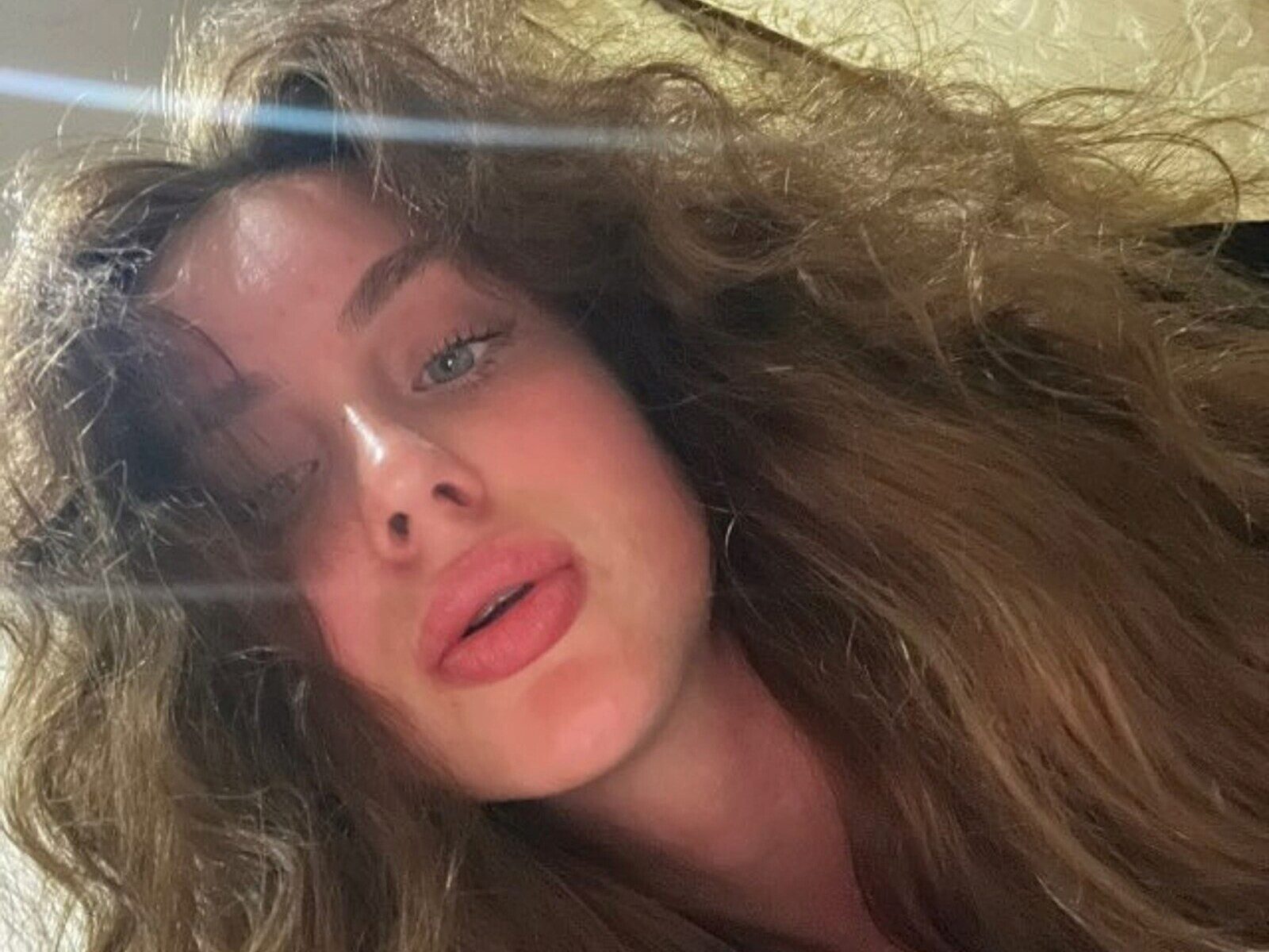 Watch Monnie Lofstrom live on cam on Flirt4Free