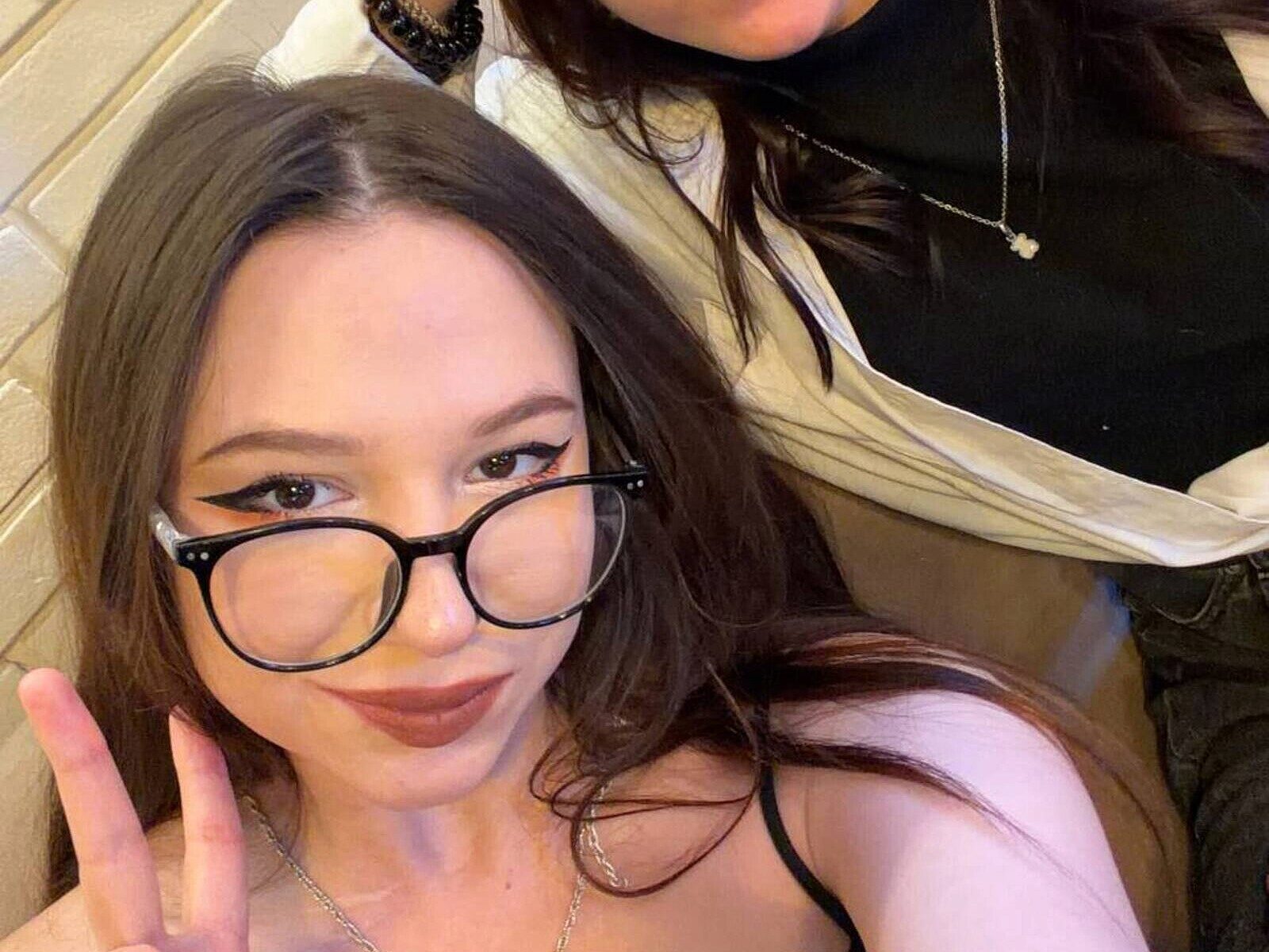 Juan Fredricksen   Devin Rueter