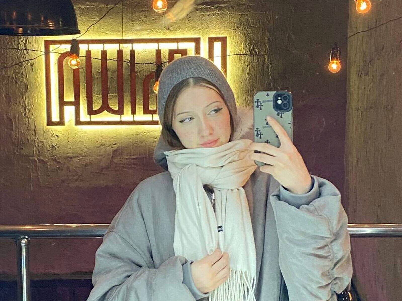 Loretta Serey Live Webcam on Flirt4Free