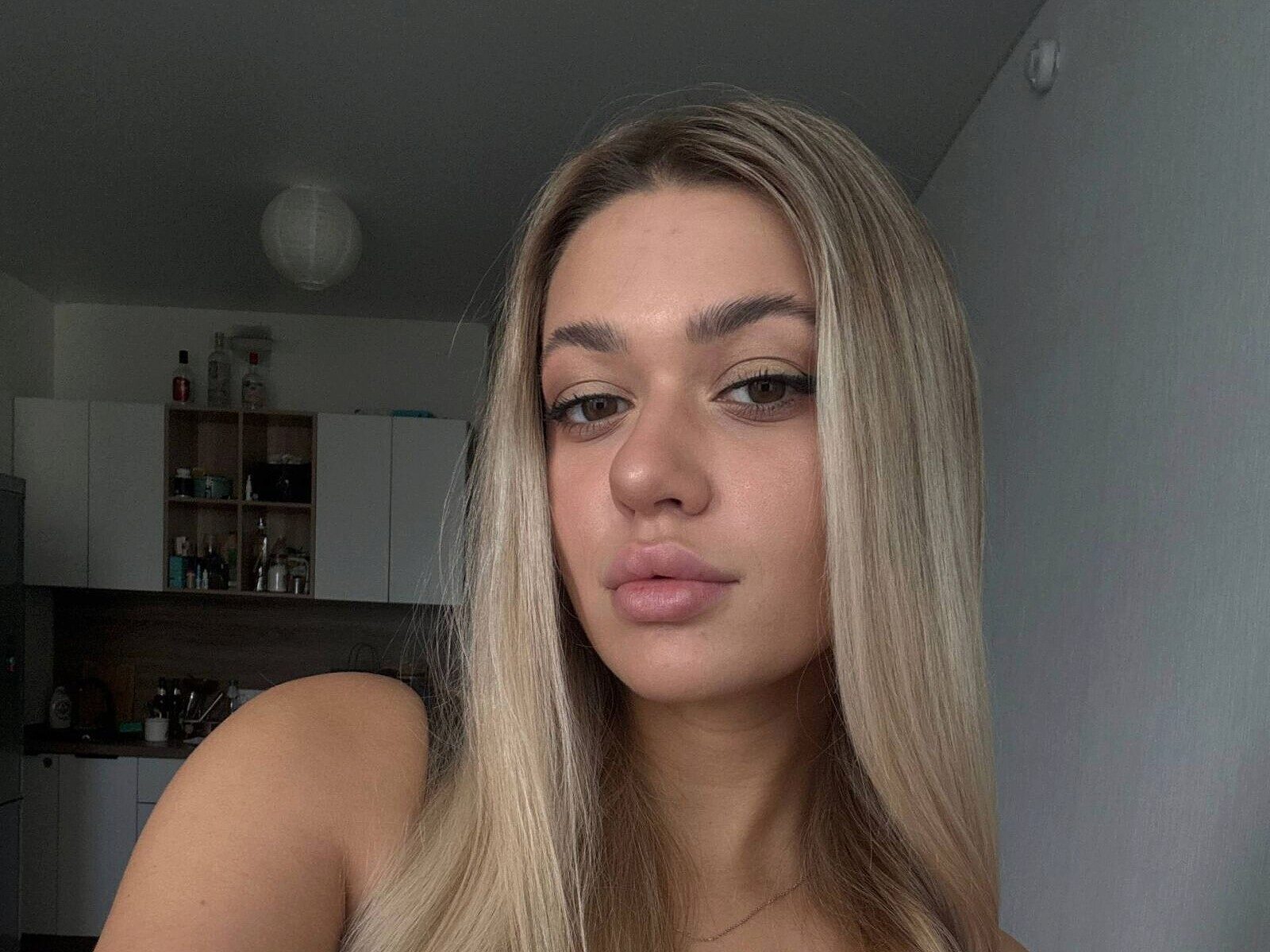 Jean Willyams Live Webcam on Flirt4Free