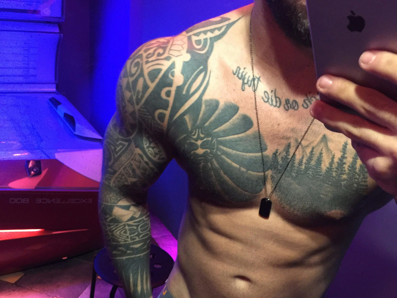 Sexcam mit Tyler Gregory auf 1 zu 1 Sexcams