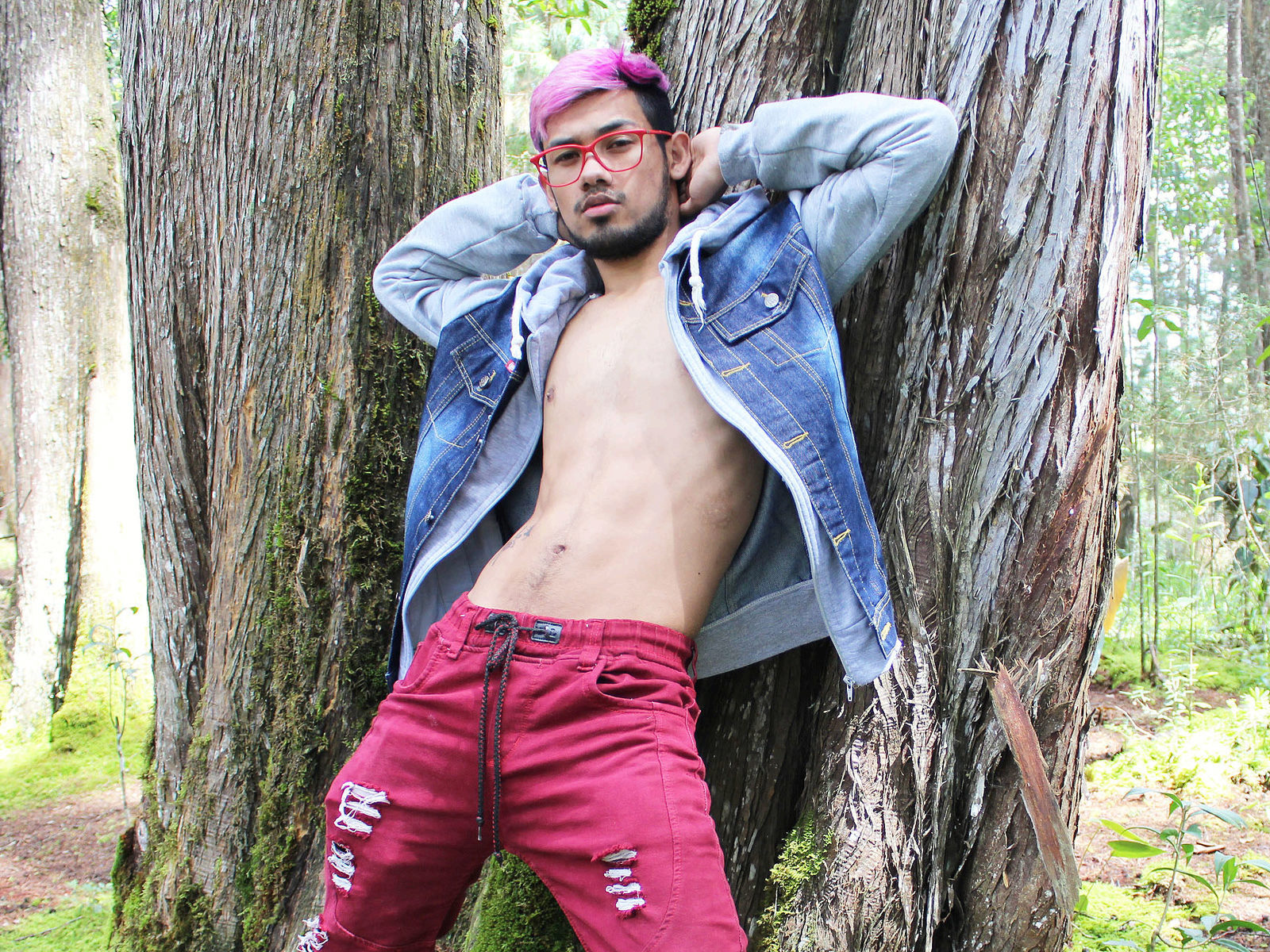 Adaman X live cam model at Flirt4Free