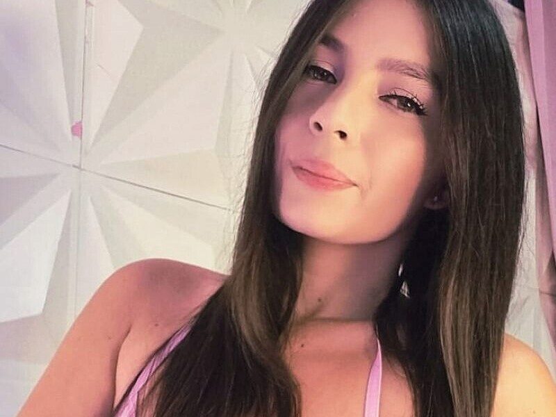 Watch Katherinx live on cam on Flirt4Free