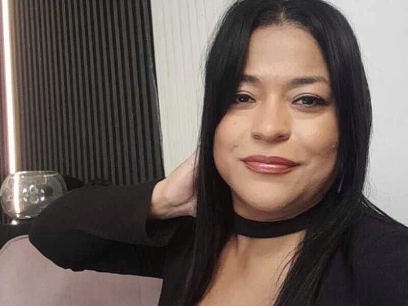 Cam2cam sex with Ema Herrera on live sex chat