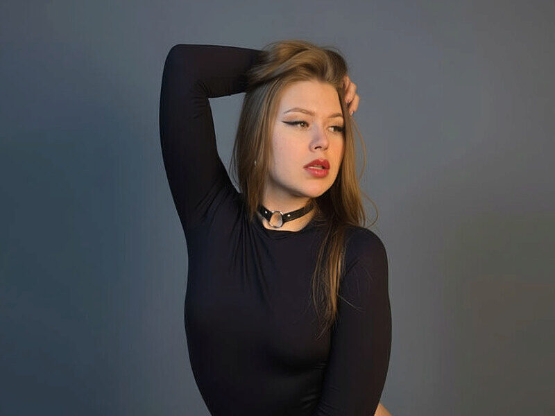 Jessenia Hovard webcam model