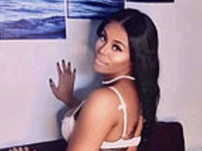 Lira Elixir Live Chat on Flirt4Free