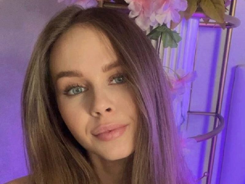 Iris Florence Live Webcam on Flirt4Free