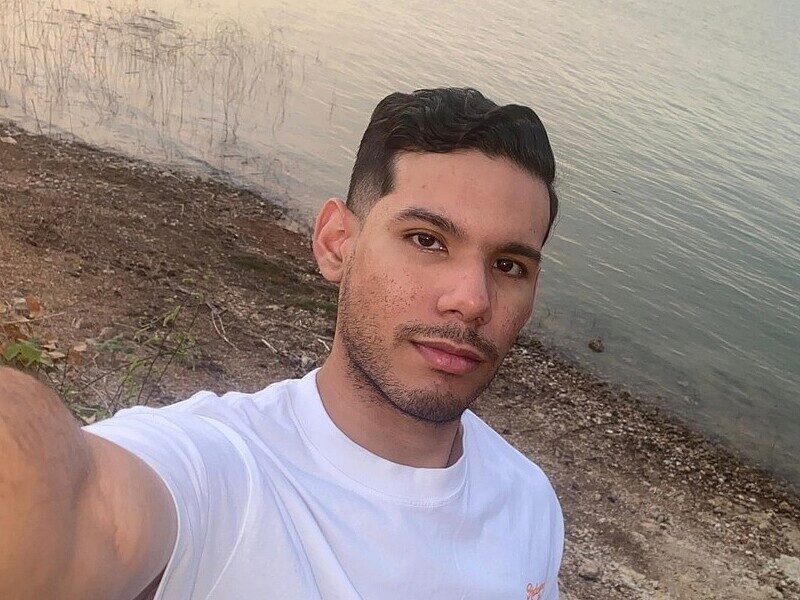 Lyon Nog Live Webcam on Flirt4Free