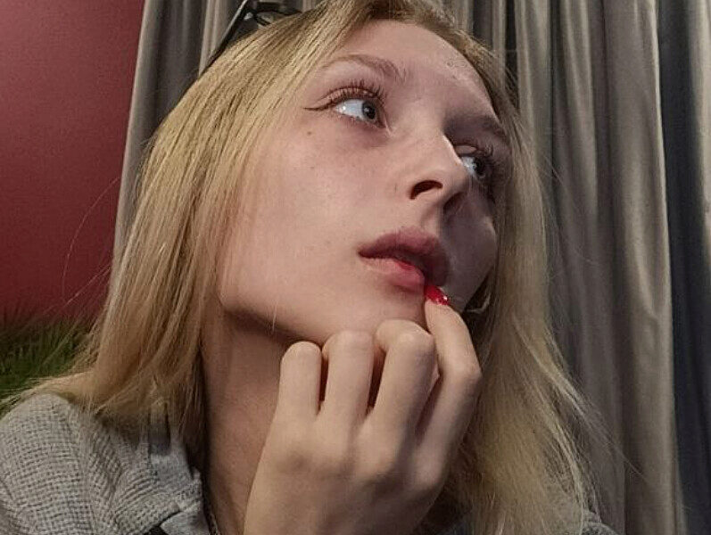 Akiro Kim Live Webcam on Flirt4Free