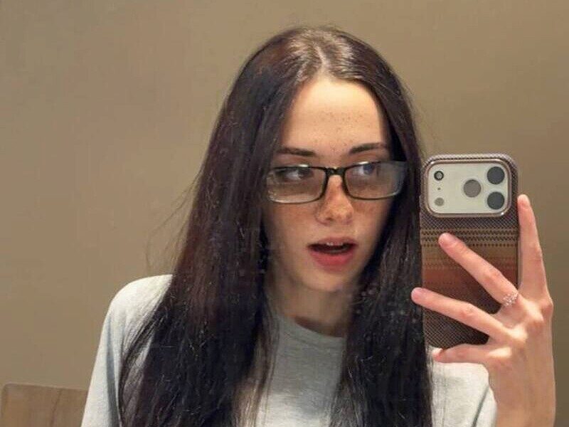 Luna Noiret Live Chat on Flirt4Free