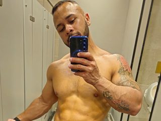 1 On 1 Sex Cams - Elian K English Alt Text Streamray-Cams