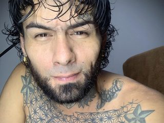 Raiyan K Live Cam on Flirt4Free