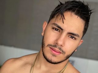 Owen Pierces Live Cam on Flirt4Free