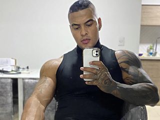 Cam2cam sex with Darius Ions on live sex chat